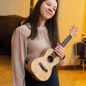 Dziesmu vakars klusinātā gaismā - 