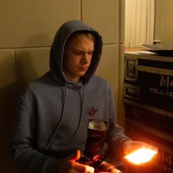 Dziesmu vakars klusinātā gaismā - 