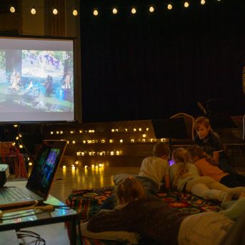 Dziesmu vakars klusinātā gaismā - 