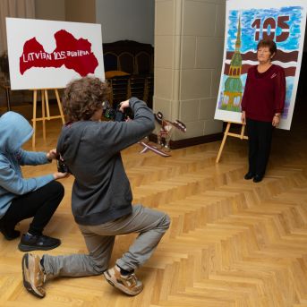 Dziesmu vakars klusinātā gaismā - 