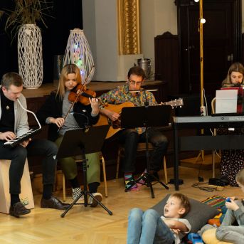 Dziesmu vakars klusinātā gaismā - 