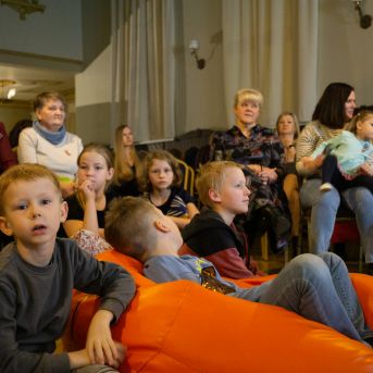 Dziesmu vakars klusinātā gaismā - 