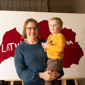 Dziesmu vakars klusinātā gaismā - 