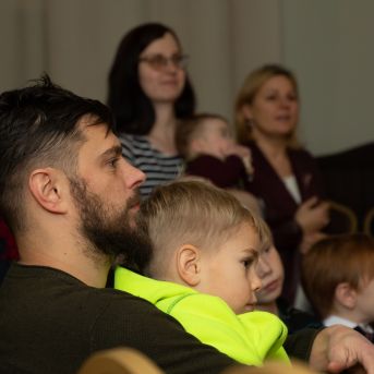 Dziesmu vakars klusinātā gaismā - 