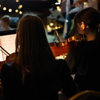 Dziesmu vakars klusinātā gaismā - 