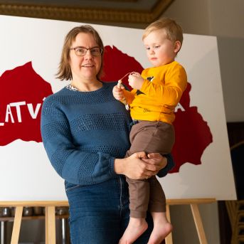 Dziesmu vakars klusinātā gaismā - 