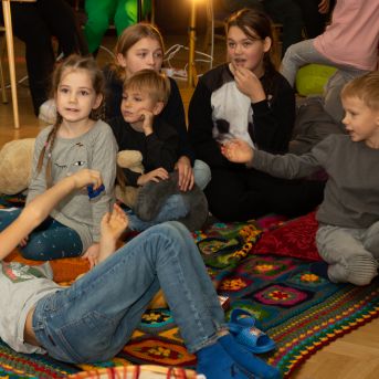 Dziesmu vakars klusinātā gaismā - 