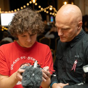 Dziesmu vakars klusinātā gaismā - 