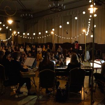 Dziesmu vakars klusinātā gaismā - 