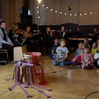 Dziesmu vakars klusinātā gaismā - 