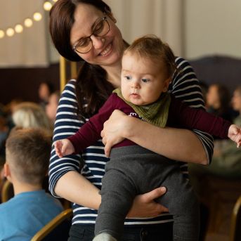 Dziesmu vakars klusinātā gaismā - 