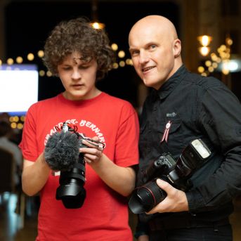 Dziesmu vakars klusinātā gaismā - 