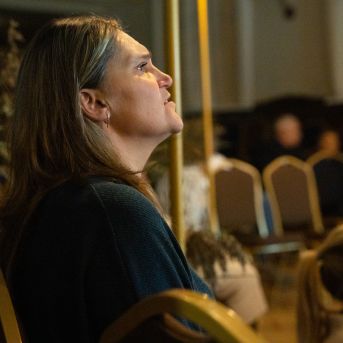 Dziesmu vakars klusinātā gaismā - 