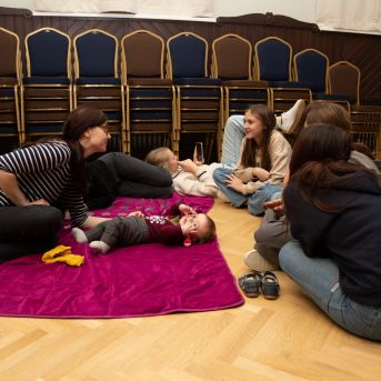 Dziesmu vakars klusinātā gaismā - 