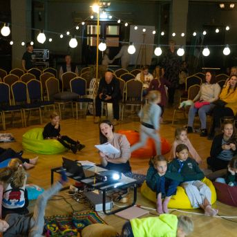 Dziesmu vakars klusinātā gaismā - 