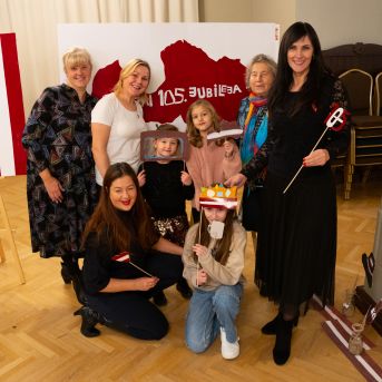 Dziesmu vakars klusinātā gaismā - 