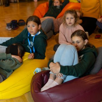 Dziesmu vakars klusinātā gaismā - 