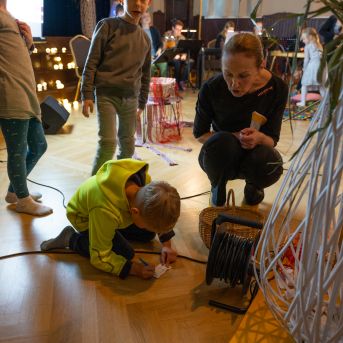 Dziesmu vakars klusinātā gaismā - 