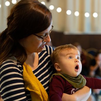 Dziesmu vakars klusinātā gaismā - 