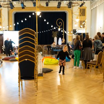 Dziesmu vakars klusinātā gaismā - 