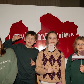 Dziesmu vakars klusinātā gaismā - 