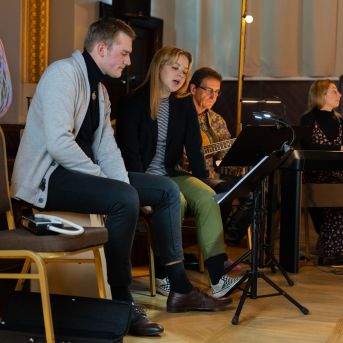 Dziesmu vakars klusinātā gaismā - 