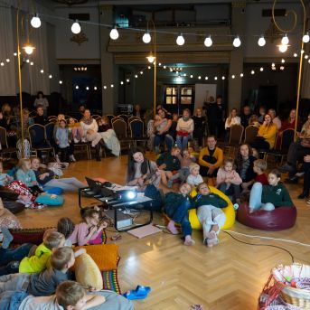 Dziesmu vakars klusinātā gaismā - 