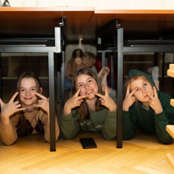 Dziesmu vakars klusinātā gaismā - 