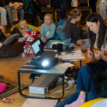 Dziesmu vakars klusinātā gaismā - 