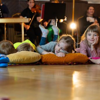 Dziesmu vakars klusinātā gaismā - 