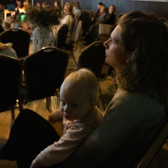 Dziesmu vakars klusinātā gaismā - 