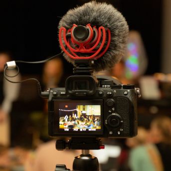 Dziesmu vakars klusinātā gaismā - 