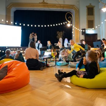 Dziesmu vakars klusinātā gaismā - 