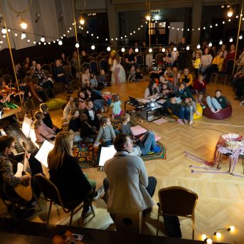 Dziesmu vakars klusinātā gaismā - 