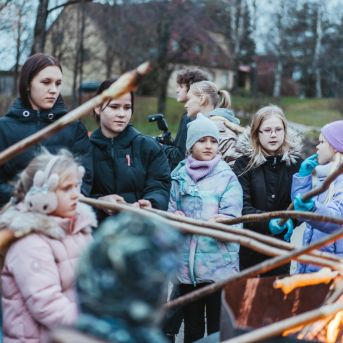 Dziesmu vakars klusinātā gaismā - 