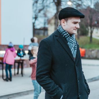 Dziesmu vakars klusinātā gaismā - 