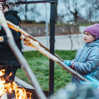 Dziesmu vakars klusinātā gaismā - 