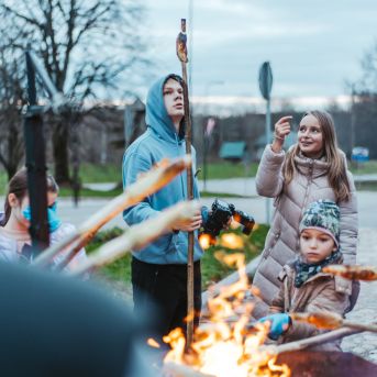 Dziesmu vakars klusinātā gaismā - 