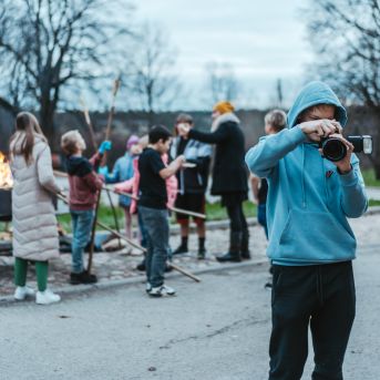 Dziesmu vakars klusinātā gaismā - 