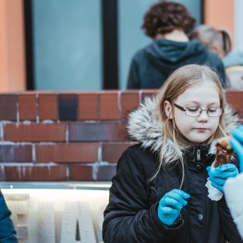 Dziesmu vakars klusinātā gaismā - 