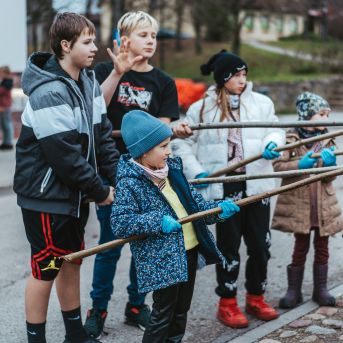 Dziesmu vakars klusinātā gaismā - 