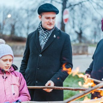 Dziesmu vakars klusinātā gaismā - 