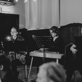 Dziesmu vakars klusinātā gaismā - 