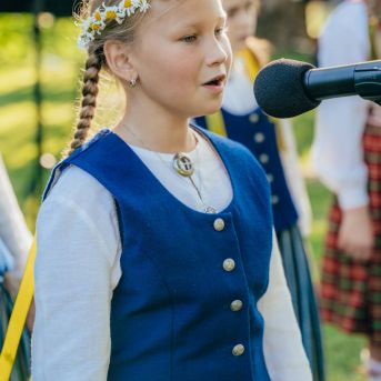 IELĪGOŠANA PIE SĒJAS OZOLA 2024 - Foto no Saulkrastu novada mājas lapas