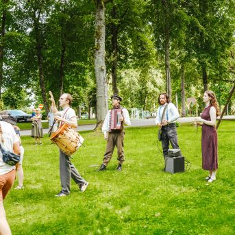 Lai top! 1. diena - Foto SMMS skolotāji un audzēkņi