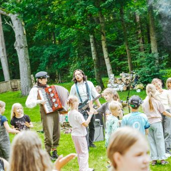 Lai top! 1. diena - Foto SMMS skolotāji un audzēkņi