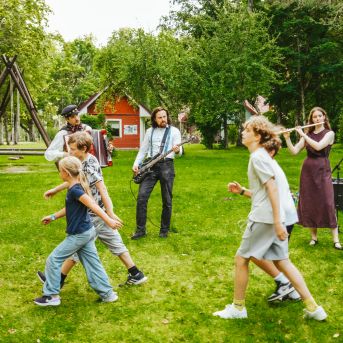 Lai top! 1. diena - Foto SMMS skolotāji un audzēkņi